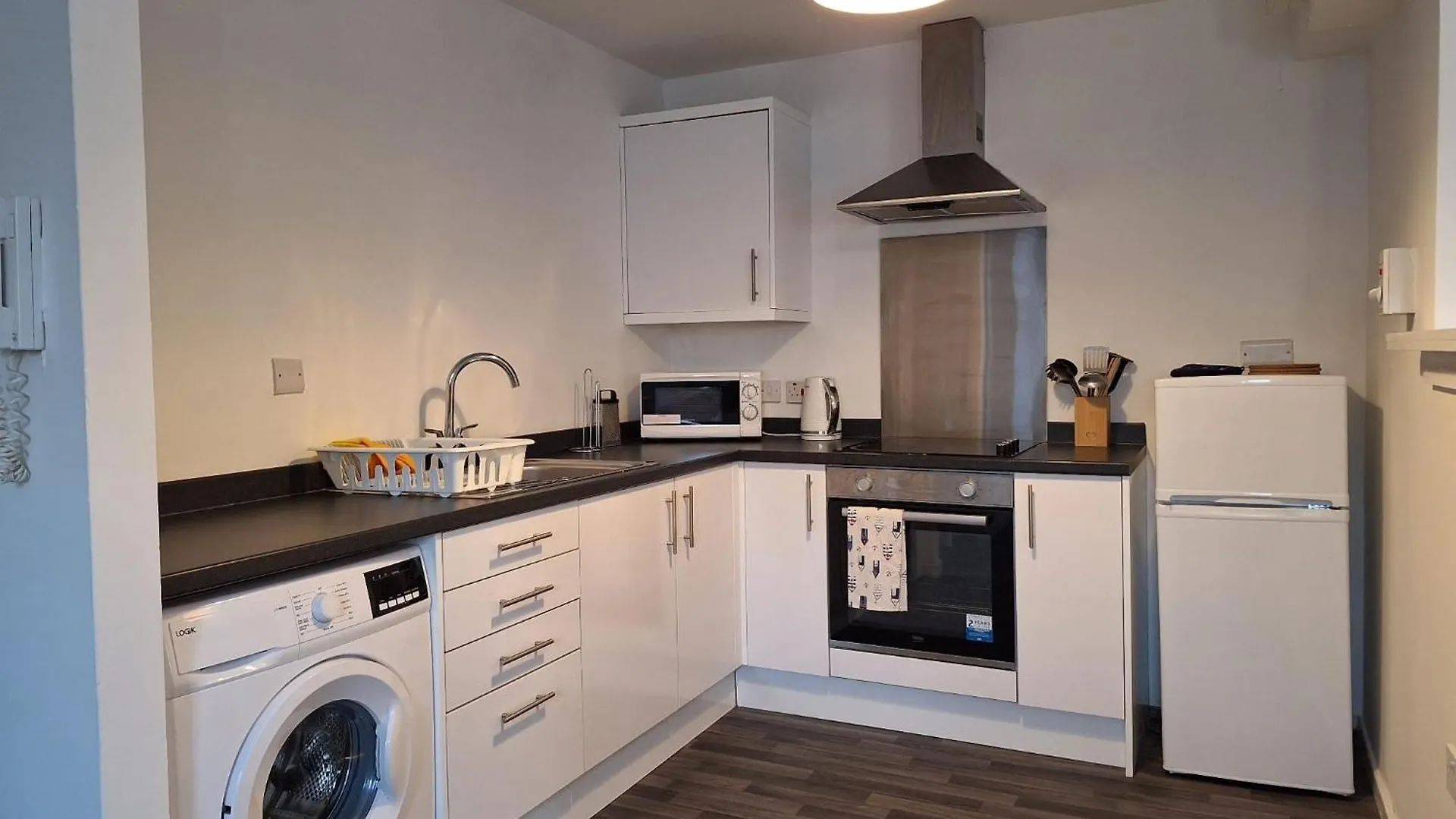 Central 3 Bedroom Apartment & Free Parking- Ideal 4 Long Stays Newcastle upon Tyne