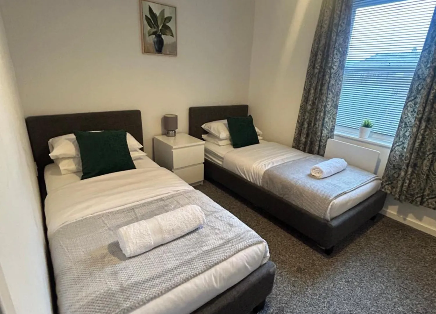 Central 3 Bedroom Apartment & Free Parking- Ideal 4 Long Stays Newcastle upon Tyne